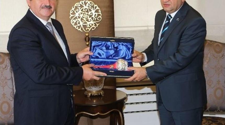 Bakan Fikri Işık Trabzon'da