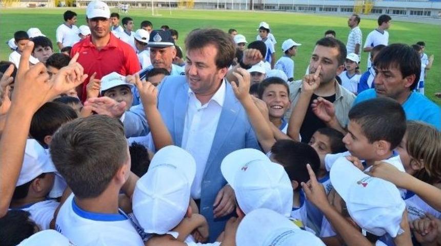 Kahramanmaraş&rsquo;ta 12. Yaz Spor Okulu A&ccedil;ıldı