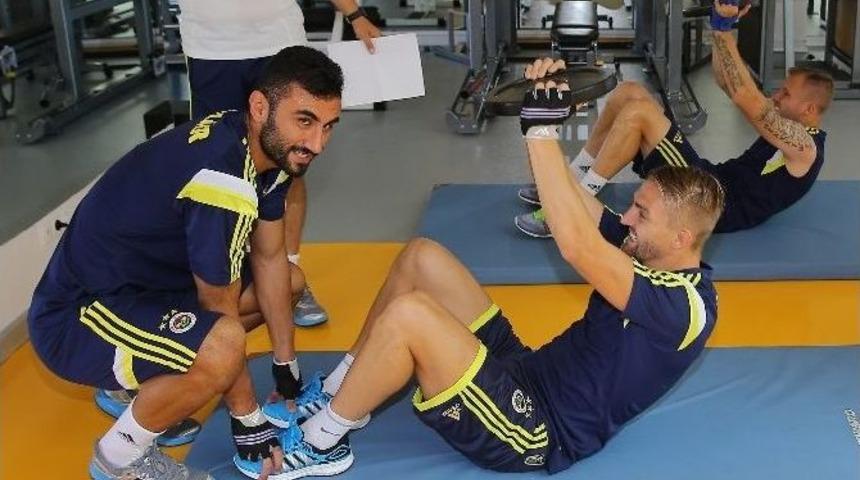 Fenerbahçe Yeni Sezon Hazırlıklarını Sürdürüyor