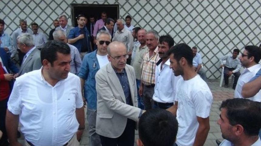 Bakan Şimşek Katliam Kurbanlarının Taziyesine Katıldı
