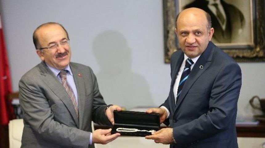 Bakan Fikri Işık Trabzon&rsquo;da