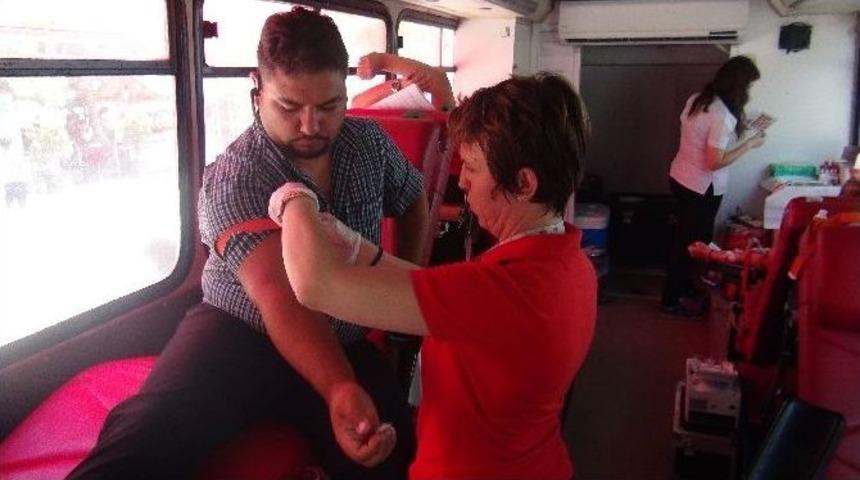 Kızılay Tekirdağ Şubesi Ramazan Ayında Bin 200 &Uuml;nite Kan Bağışı Topladı