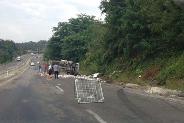 Ereğli’de Kamyonet Devrildi: 2 Yaralı