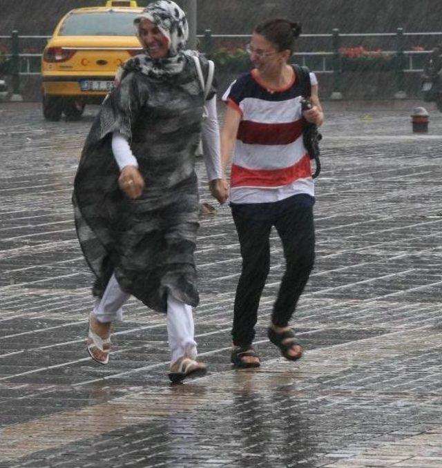 Kayseri'de Sağanak Yağış