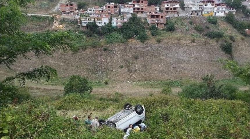 Astsubay Otomobiliyle Şarampole Yuvarlandı