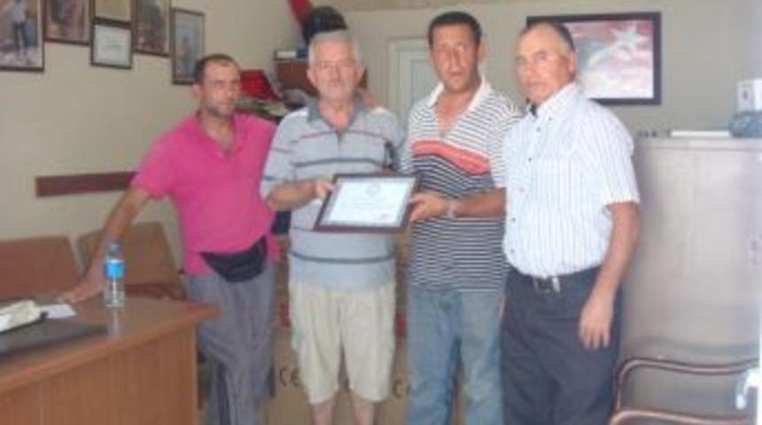 Burhaniye&rsquo;de Engelliden, Engellilere Tekerlekli Sandalye Bağışı