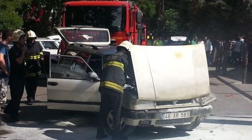 Seyir Halindeki Otomobil Alev Aldı