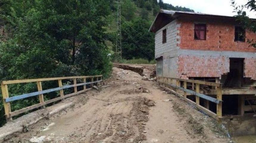 Rize&rsquo;de Şiddetli Yağış