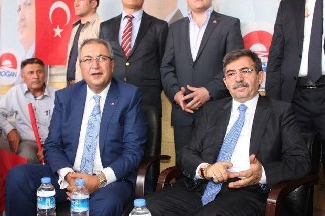 Çevre Ve Şehircilik Bakanı Güllüce, Nevşehir Belediyesi’ni Ziyaret Etti