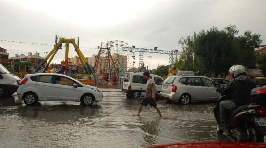 Eskişehir&rsquo;i Yağmur Teslim Aldı