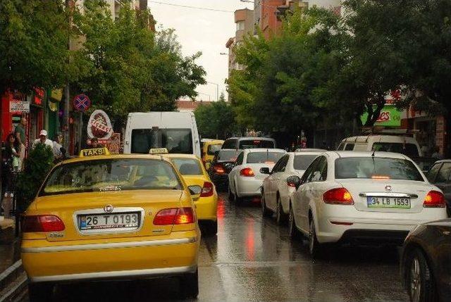 Eskişehir’i Yağmur Teslim Aldı