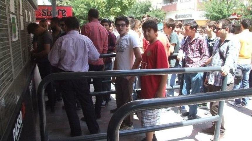 Eskişehirspor Taraftarları Passolig Uygulamasına Karşı