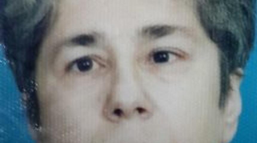 Balkondan D&uuml;şen Yaşlı Kadın &Ouml;ld&uuml;