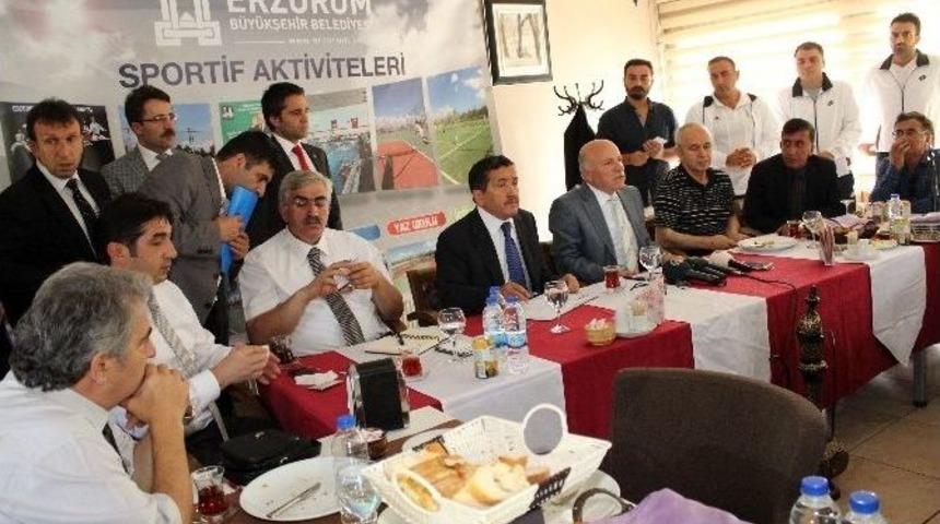 Sekmen: "erzurum'da Değişim S&uuml;r&uuml;yor"