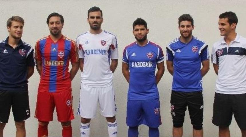Kardemir Karab&uuml;kspor Yeni Sezon Formalarını Tanıttı
