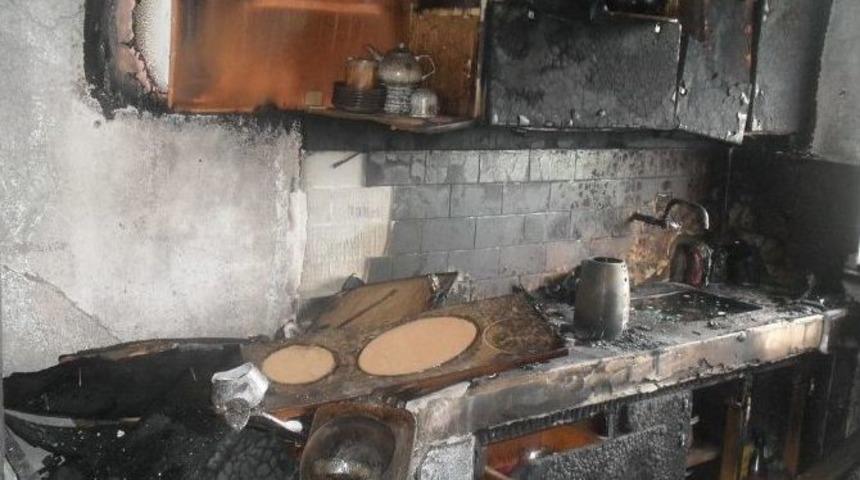 Buzdolabı Motorundan &Ccedil;ıkan Yangın Faciya D&ouml;n&uuml;yordu