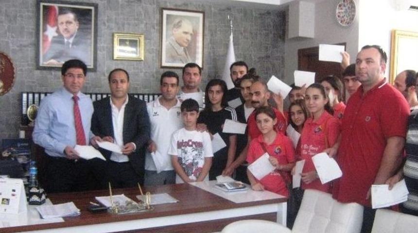 Şampiyon Sporculardan Erdoğan&rsquo;a Destek Kampanyası