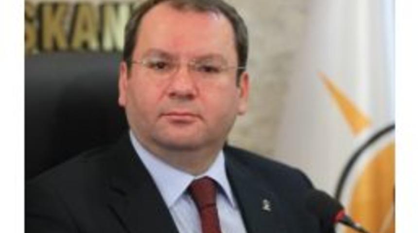 Uncuoğlu: &ldquo;cumhurbaşkanı Adayı Diye Ortaya &Ccedil;ıkarılan Bu İsim İstiklal Marşını Bilmiyor&rdquo;