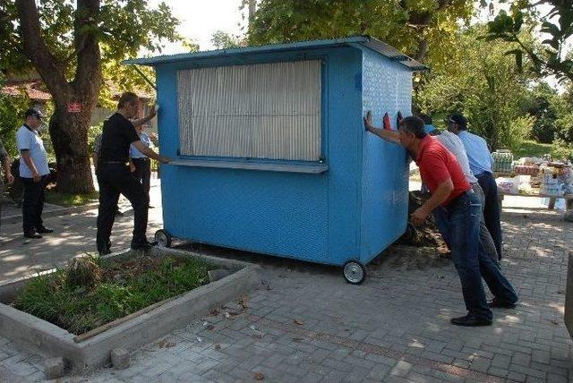 Tekerlekli Çay Ocaklarına Polis Eşliğinde İtme Operasyonu