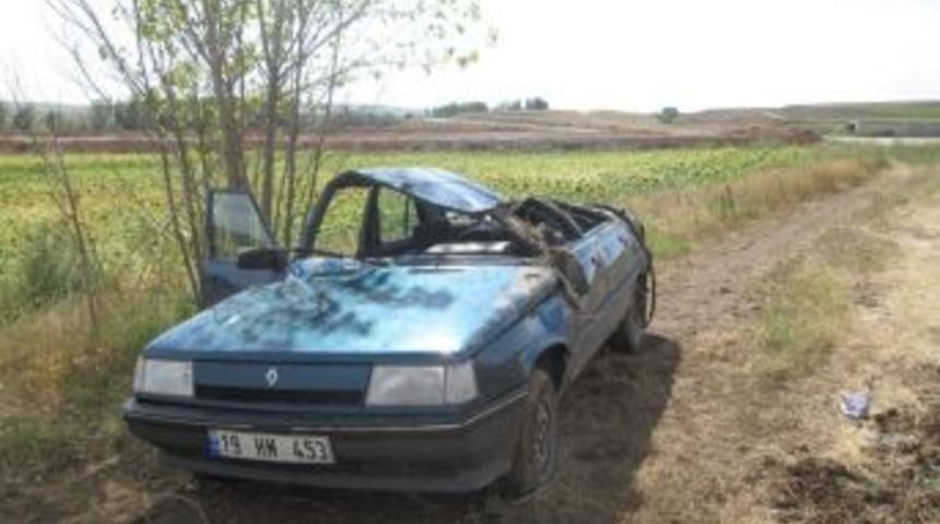 &Ccedil;orum'da Otomobil Takla Attı: 2 Yaralı