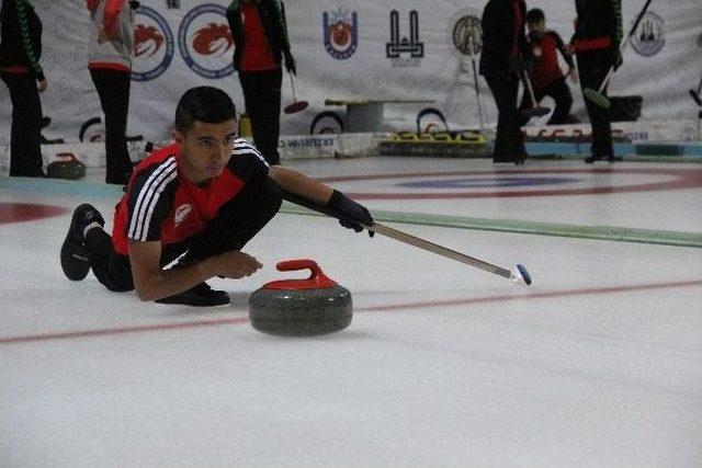 Çin Curling Takımını Dünya Şampiyonu Yapan Kanadalı Teknik Adam, Milli Takımın Başına Getirildi