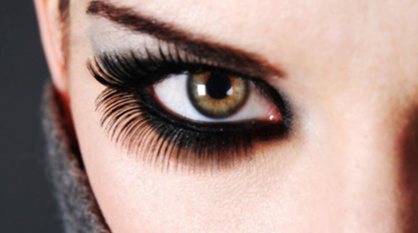 Vazelin ile uzun kirpiklere sahip olun