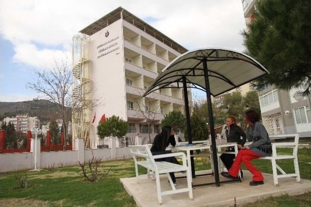 Karşıyaka'da &Uuml;niversiteli Kızlara 5 Yıldızlı Hizmet