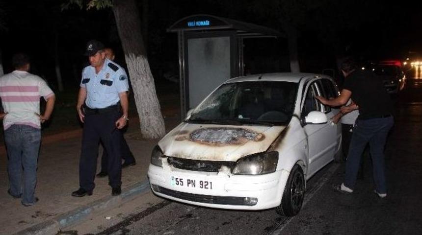 Seyir Halindeki Otomobil Alev Aldı