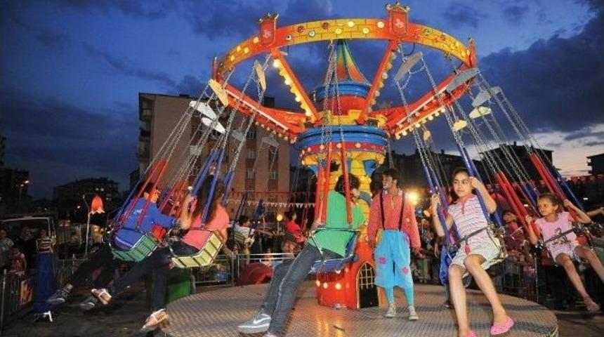 'mahallede Şenlik Var Panayırları' Eğlendirmeye Devam Ediyor