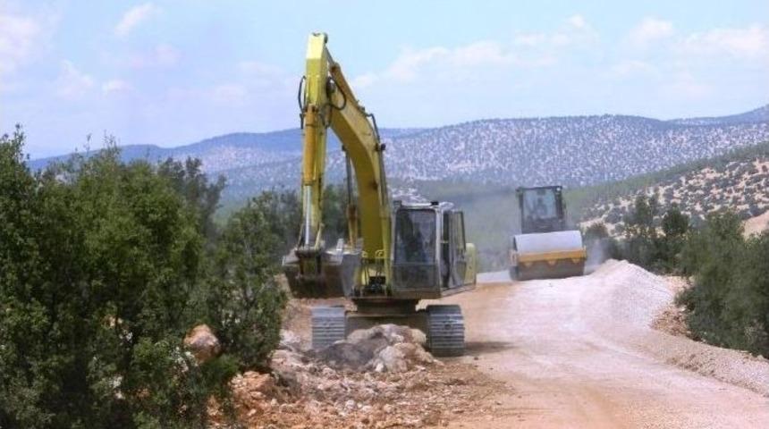 Korkuteli Avdan Susuz Yolunda &Ccedil;alışmalar Devam Ediyor
