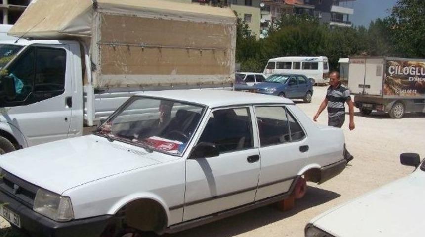 Aracının Lastiği &Ccedil;alınınca Şoke Oldu