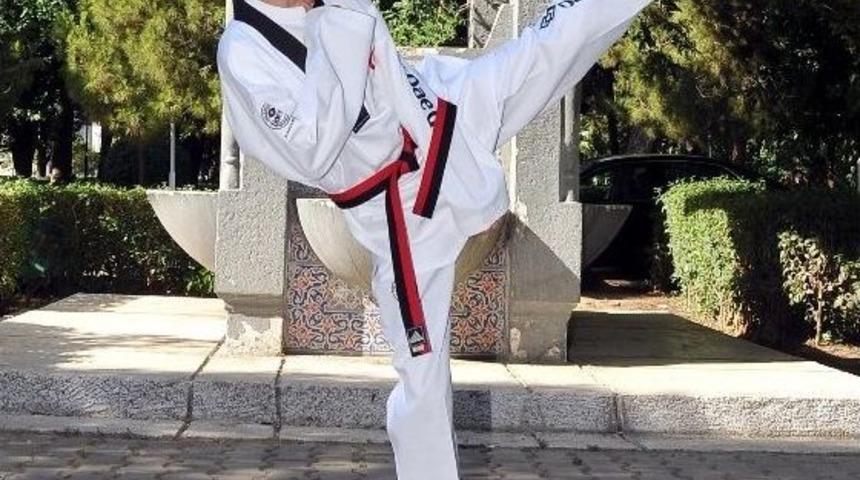 14 Yaşında D&uuml;nya &Uuml;&ccedil;&uuml;nc&uuml;s&uuml;