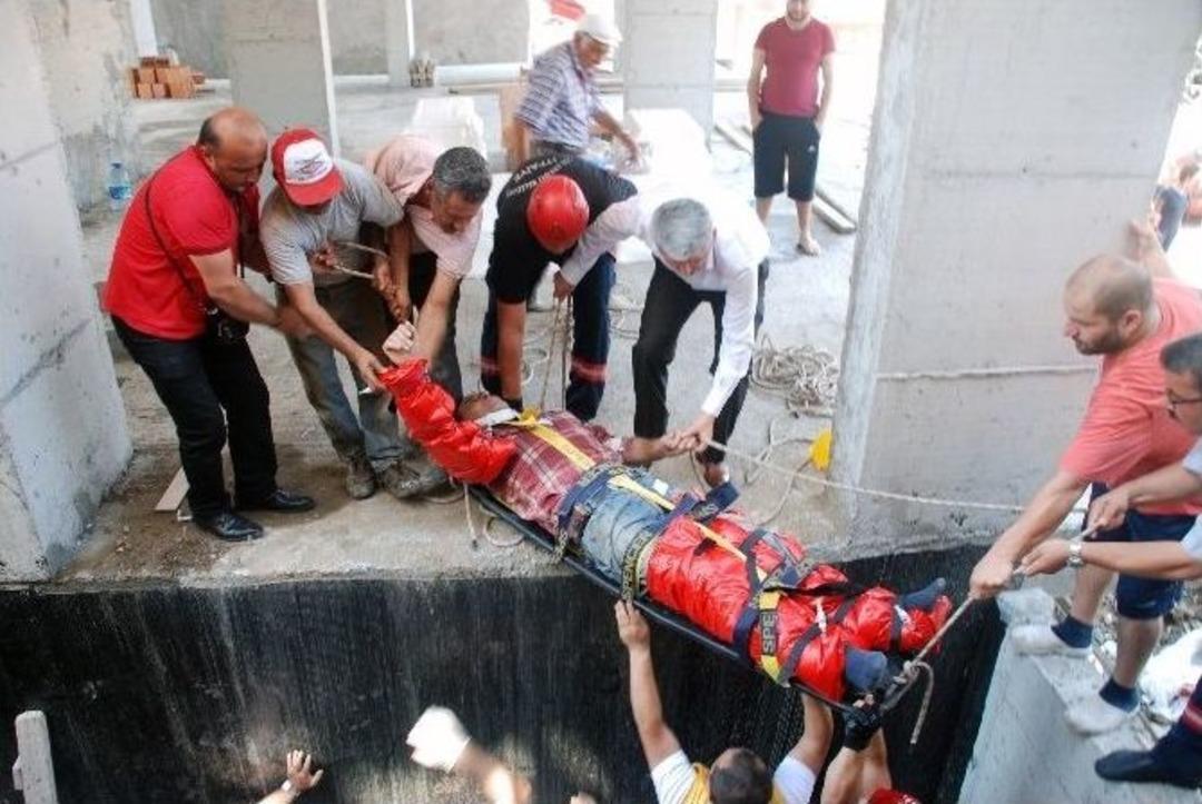 İnşaattan D&uuml;şen İş&ccedil;i Ağır Yaralandı