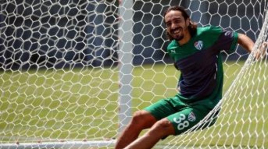 Kaptan &Ouml;zt&uuml;rk: &ldquo;en G&uuml;&ccedil;l&uuml; Şekilde Galatasaray Ma&ccedil;ına &Ccedil;ıkacağız&rdquo;