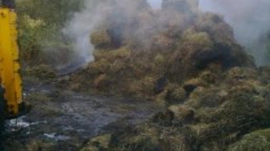 Akşehir'de 800 Adet Saman Balyası Yandı