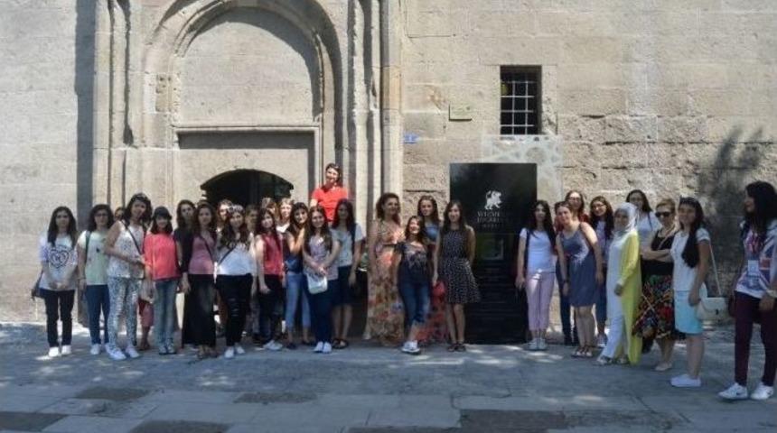 Gen&ccedil;ler Kayseri'yi Tanıyor