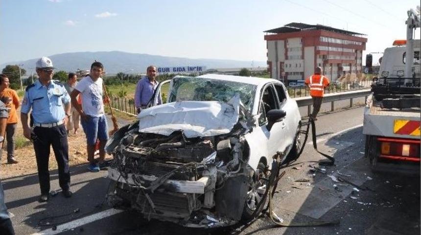 Nazilli&rsquo;de Trafik Kazası; 4 Yaralı