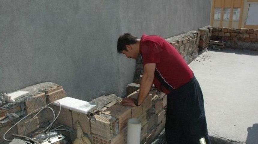 Havalandırma Boşluğundaki Yangın Korkuttu