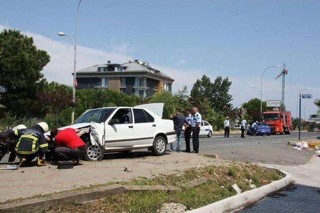 Ünye'de Trafik Kazası: 2 Yaralı