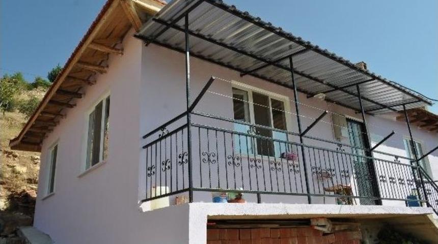 Demirci Syd Vakfından İhtiya&ccedil; Sahibi Vatandaşa Ev