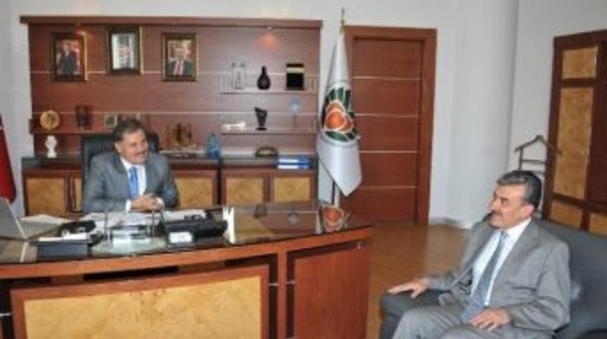 Vergi Dairesi Başkanı Yunus Poyraz’dan, Başkan Ahmet Çakır’a Ziyaret