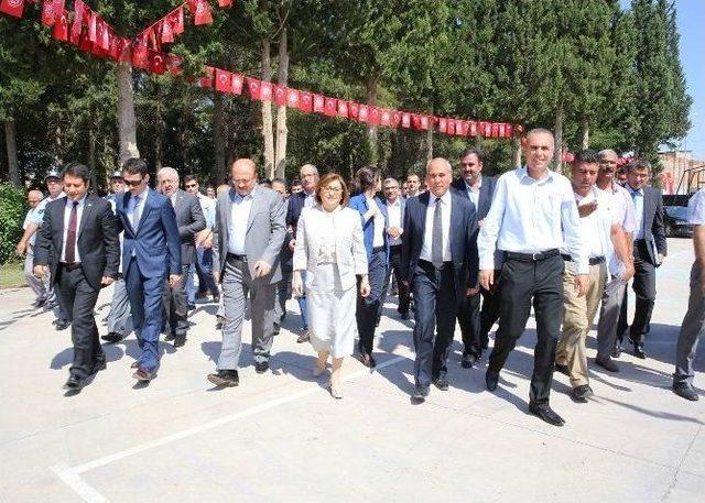 Gaziantep Üniversitesi'nin Giriş Çıkış Yolları Düzenleniyor