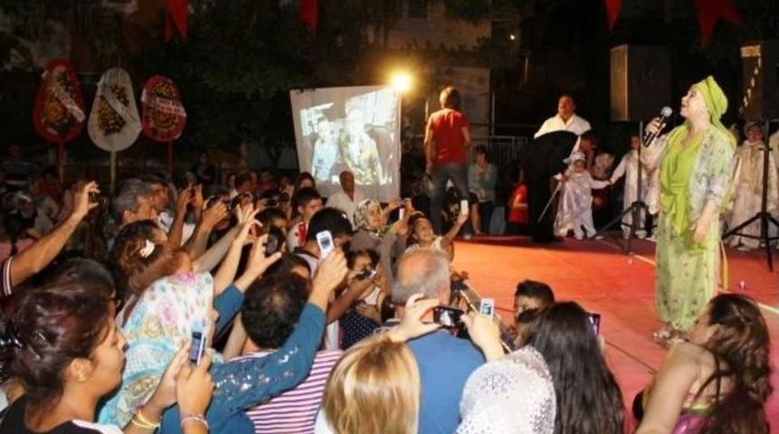 Bedia Akart&uuml;rk, S&uuml;nnet Ş&ouml;leninde Sahne Aldı