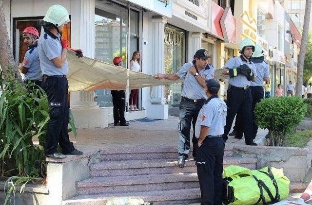 Gaziantep’te Apartmanın Çatısına Çıkan Şahıs İntihara Kalkıştı