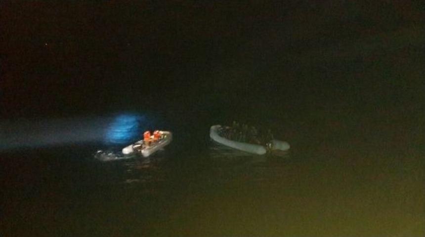 Sahil G&uuml;venlik Ekibi 98 Sığınmacıyı Yakaladı