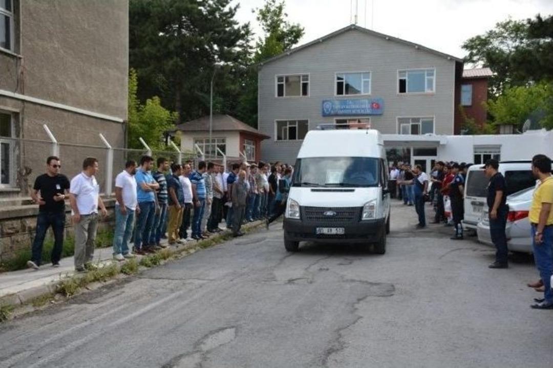 Kalp Krizi Ge&ccedil;iren Polis Memuru Hayatını Kaybetti