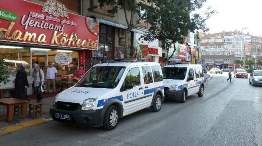 Yenicami&rsquo;de Yol Verme Y&uuml;z&uuml;nden Kan Aktı