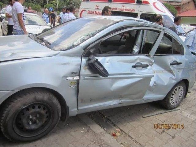 Hakkari’de Trafik Kazası, 1 Yaralı