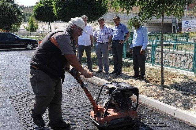 Başkan Bakıcı Kanal Boyunda Asfaltlama Çalışmalarına Katıldı