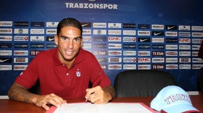 Trabzonspor Yeni Transferleri İle S&ouml;zleşme İmzaladı